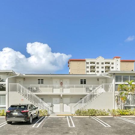 Bright Pompano Beach With Pool Access Eksteriør bilde