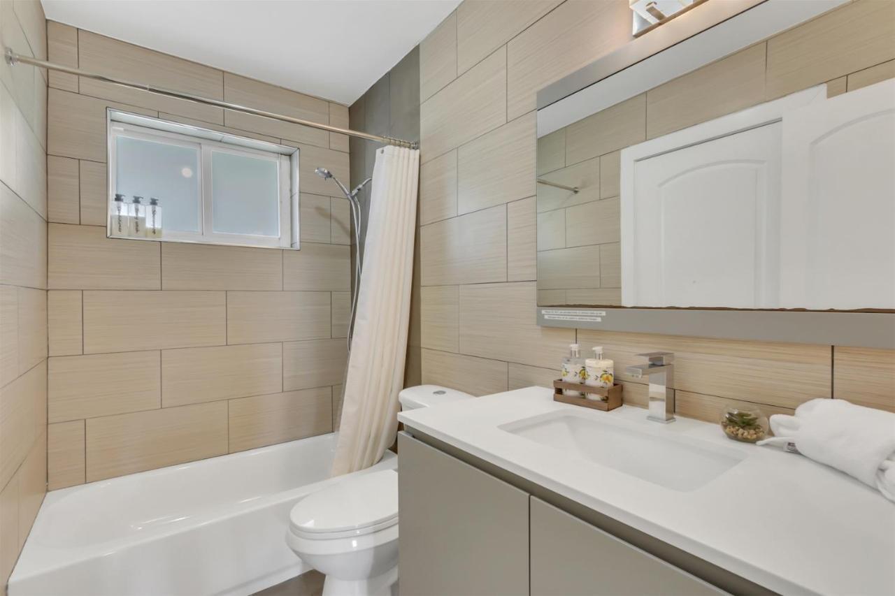 Bright Pompano Beach With Pool Access Eksteriør bilde